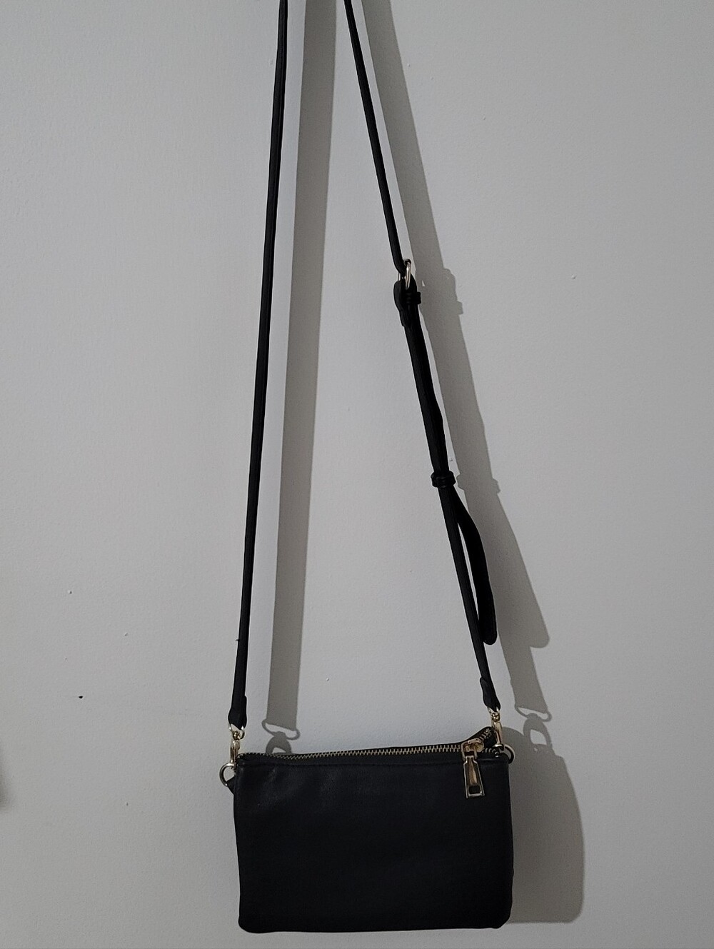 Miztique Vegan Leather Clutch Crossbody Bag Purse Black Gold Multi Pocket - Picture 10 of 10